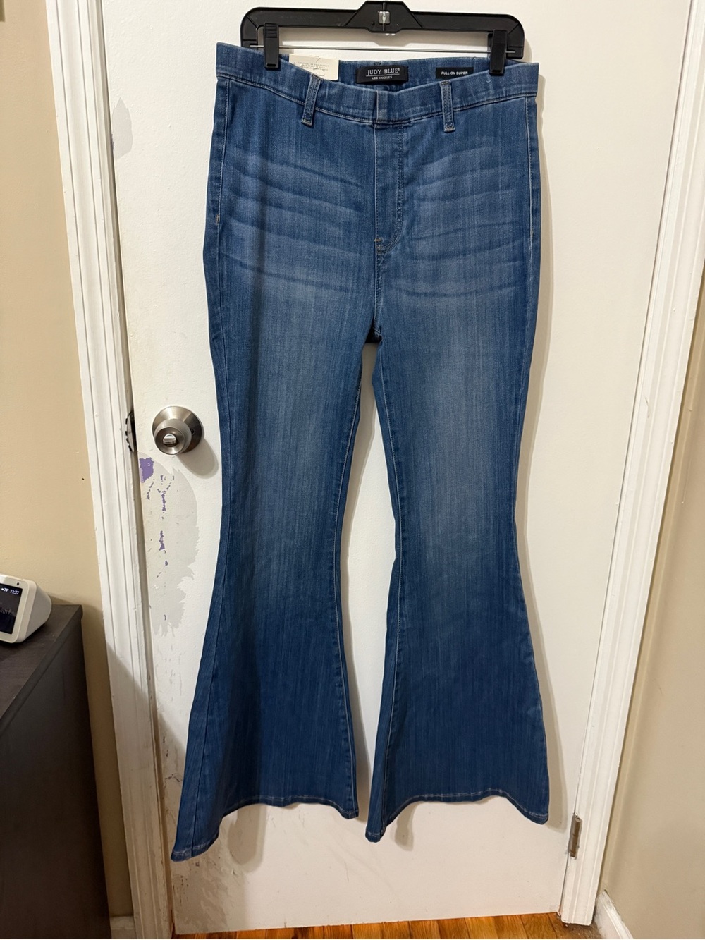 Judy Blue women’s super flare pull on jeans- new with tags. - Picture 3 of 7